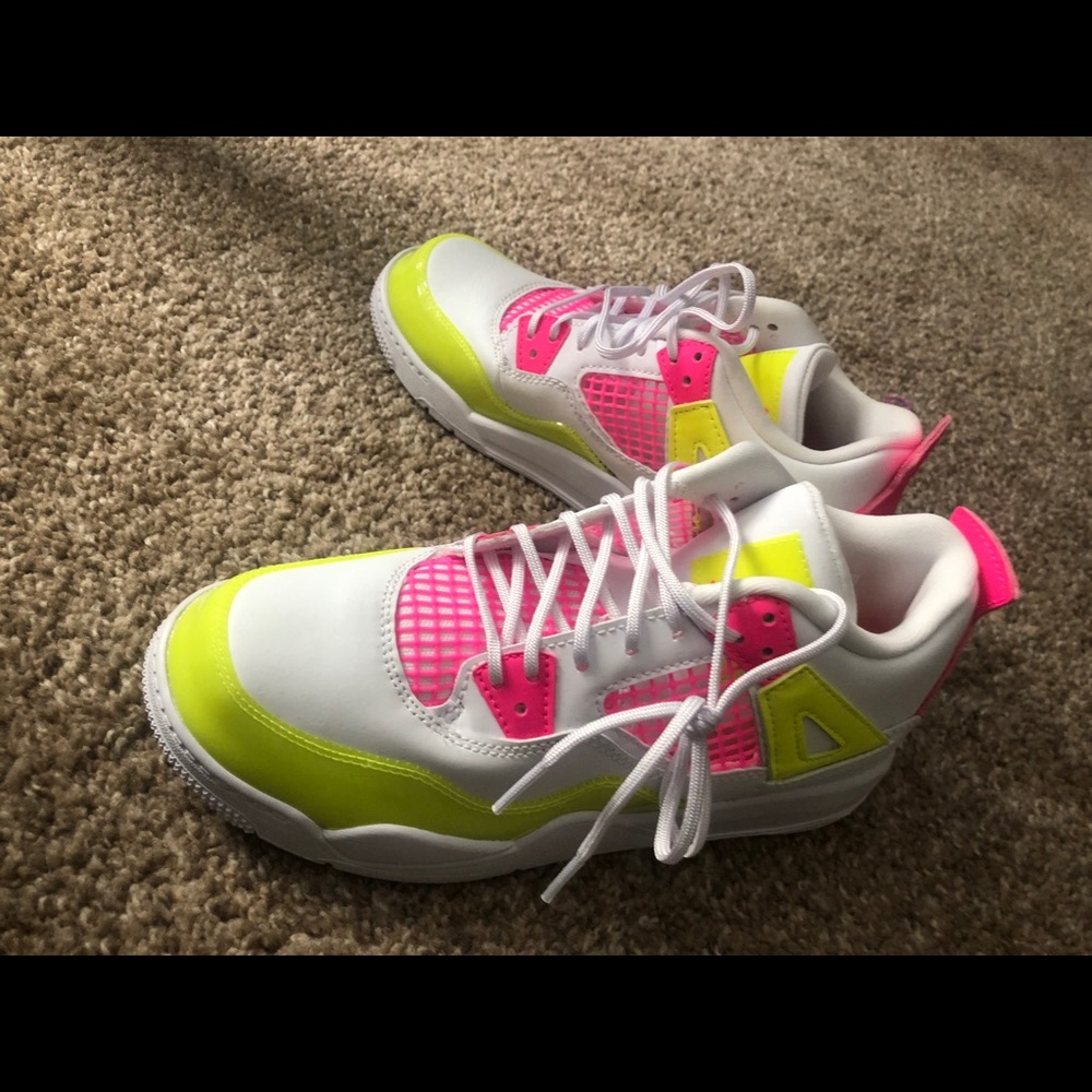Jordan 4 retro (Girls size 3Y)